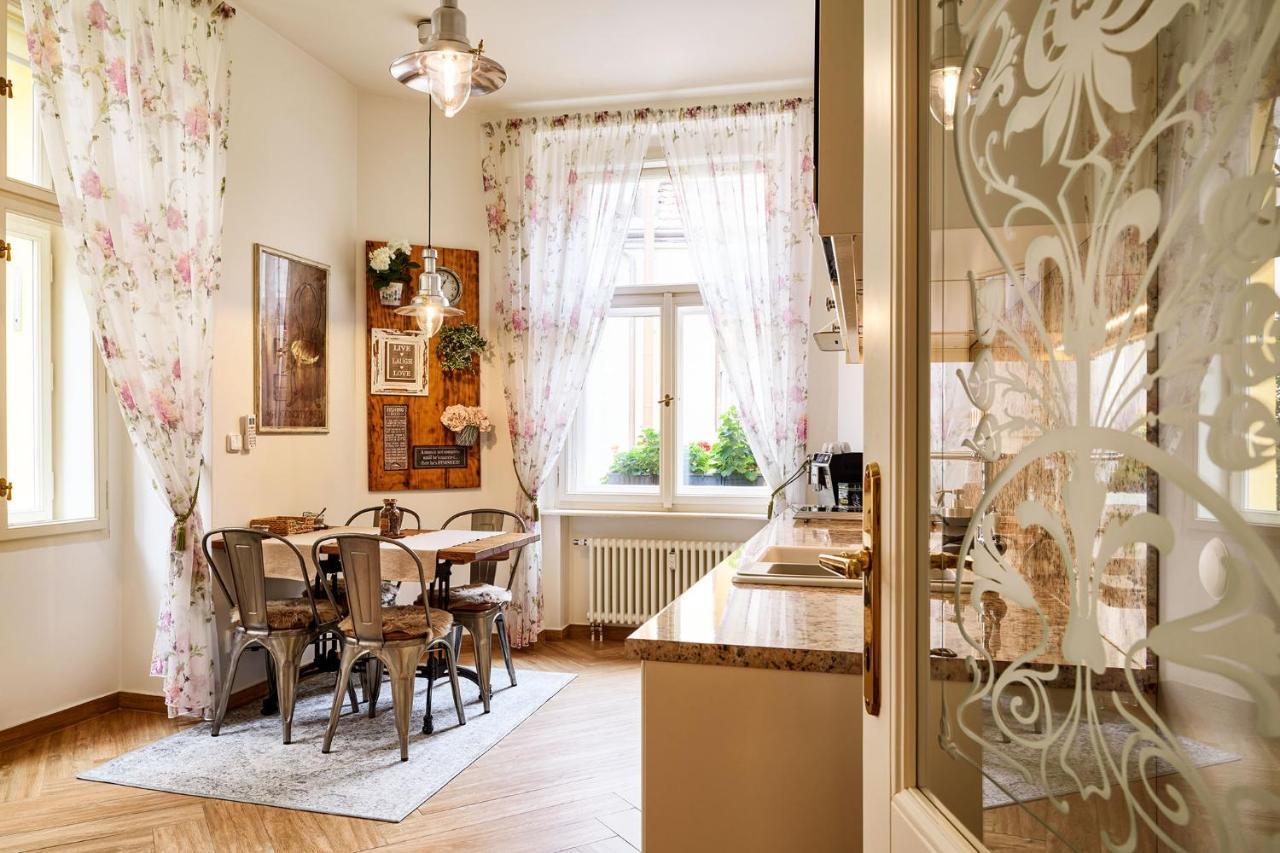 Pragueone Apartment,A/C,Terrace ภายนอก รูปภาพ