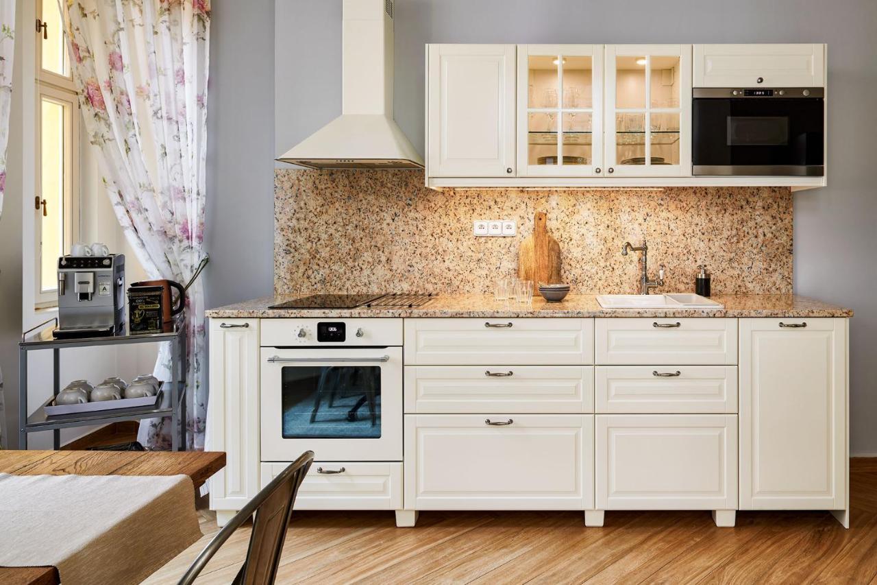Pragueone Apartment,A/C,Terrace ภายนอก รูปภาพ