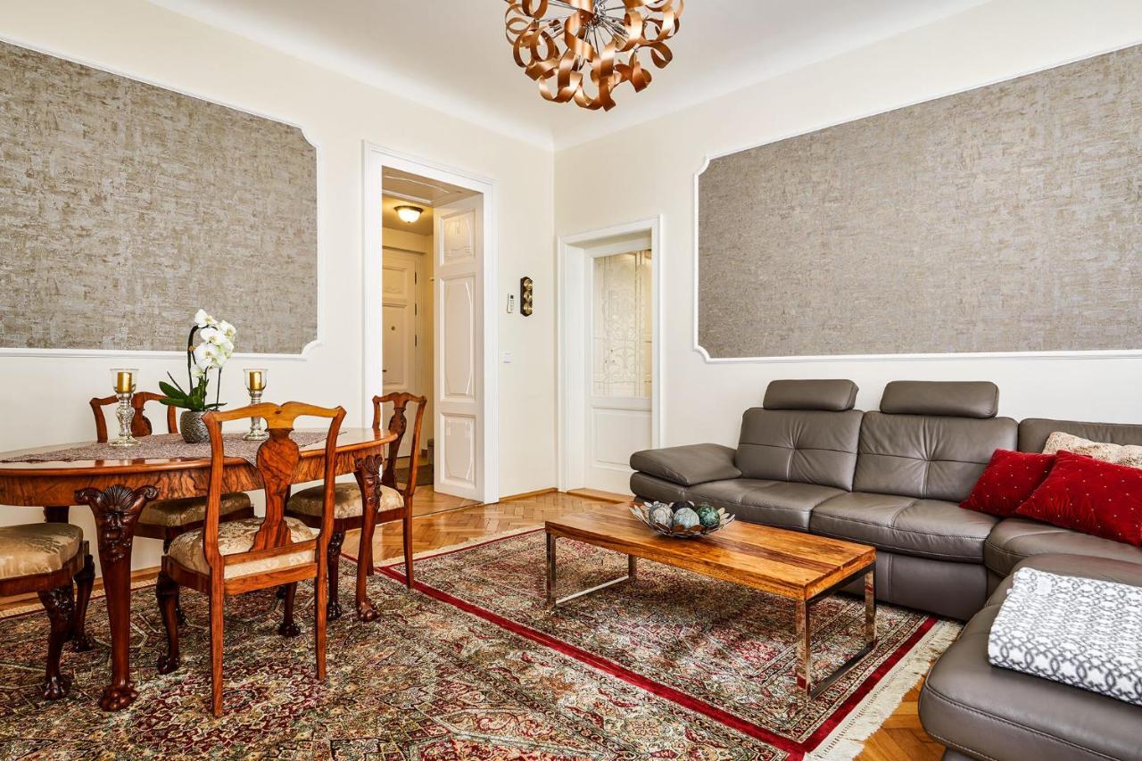 Pragueone Apartment,A/C,Terrace ภายนอก รูปภาพ