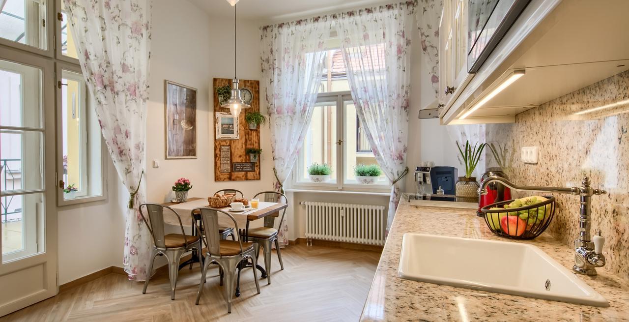 Pragueone Apartment,A/C,Terrace ภายนอก รูปภาพ